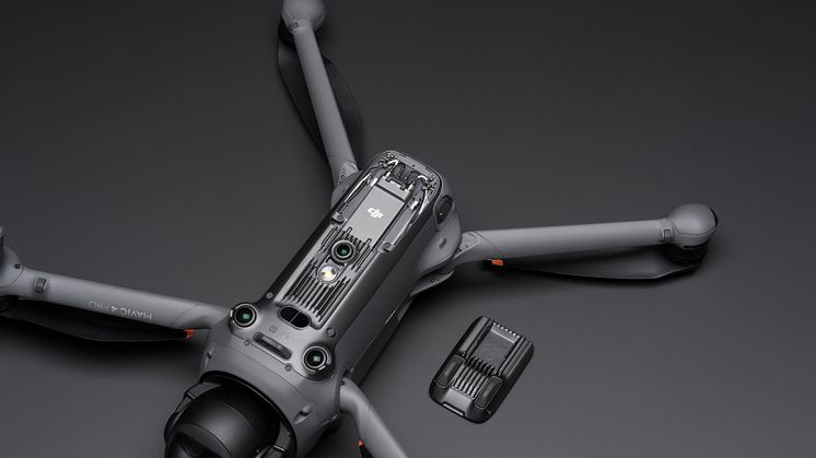 DJI Mavic 4 Pro with DJI Cellular Dongle 3.jpg