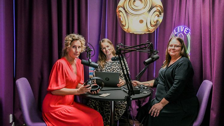 Katarina Graffman, gäst i poddens sista avsnitt, Anna Österlund, projektledare på Placebrander och Helena Görtz, turismutvecklare på Visit Lund under inspelningen av Lunds nya ambassadörsutbildning. 