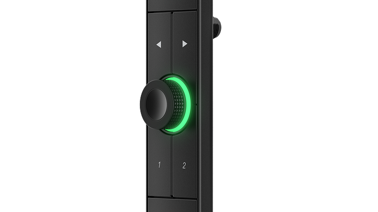 010-03197-01_02_APK10_autopilot_no_mount_vertical_HR_front_left.png