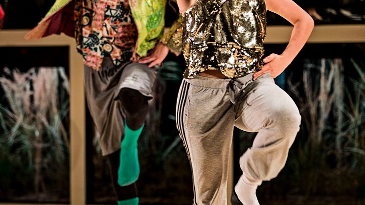 Carmen Moves