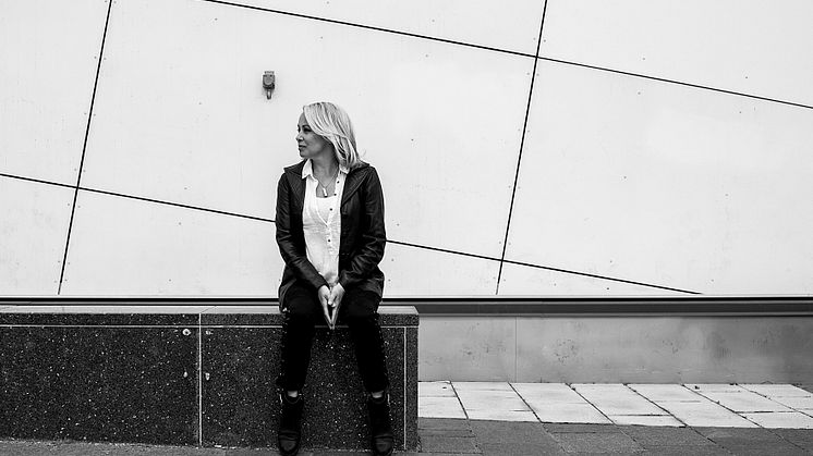 Louise Hoffsten ger sig ut på L-turné. Landar på Dunkers