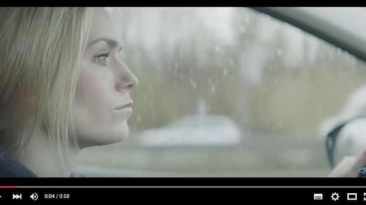 Laura Christensen er perfekt uden filter i viral film fra Ford.