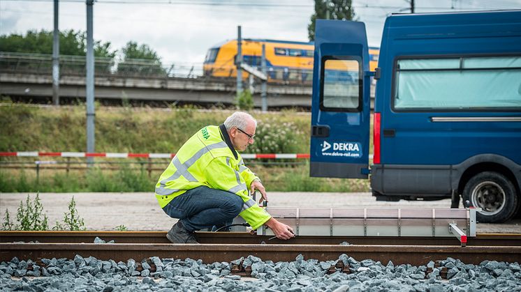 DEKRA fraktar järnvägsräls från Holland till Nordic Rail i Jönköping