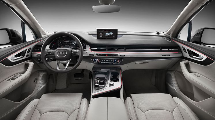 Q7 interior front