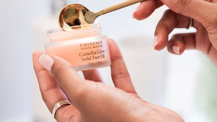 Éminence Camellia Glow 1