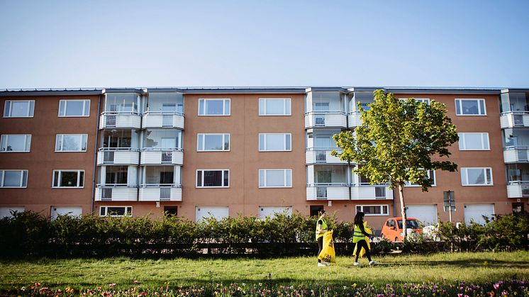 Skräp plockas i bostadsområden, Städa Örebro