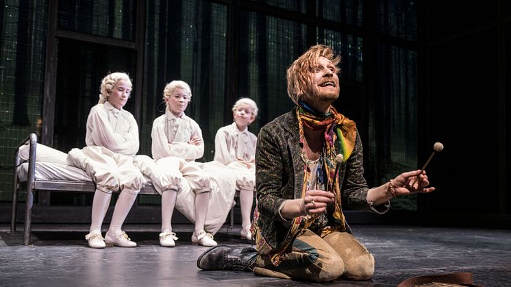 trollflöjten-folkoperan-uppsalastadsteater-anton-lundqvist-tre gossar-mats-bäcker_MB-1029237-.jpg