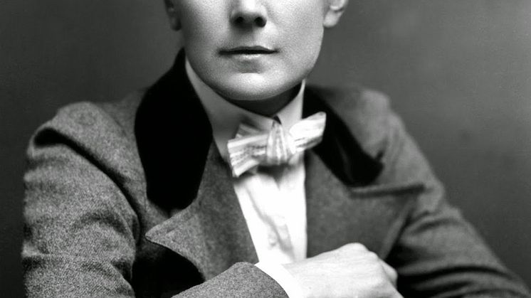 Dame Ethel Smyth, tonsättare, suffragett, författare med mera.