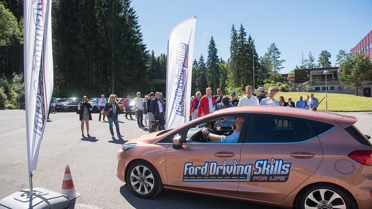 Fra pressekonferansen hvor Ford Motor Norge og forsikringsselskapet If lanserer et unikt opplæromgsprogram for unge sjåfører Ford Driving Skills for Life