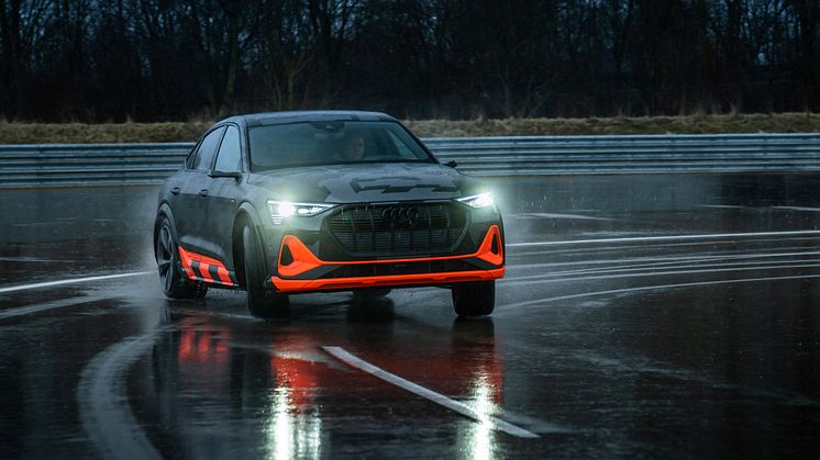 Audi e-tron Sportback S i design camouflage