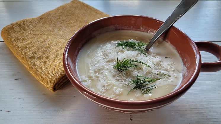 palsternackssopppa med dill, citron och parmesan