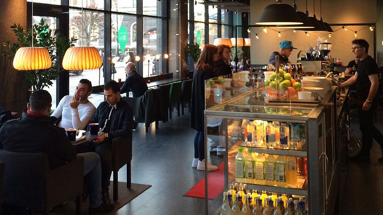 Wayne´s Coffee har flyttat till bästa läget i Gävle