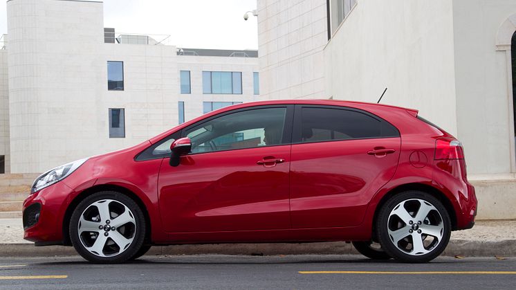 Kia Motors byter däck på Rio för bättre bromsverkan