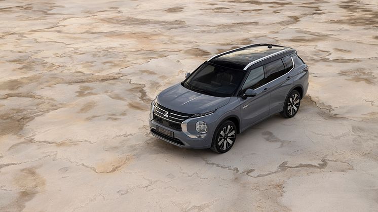 New Outlander PHEV_034L.jpg