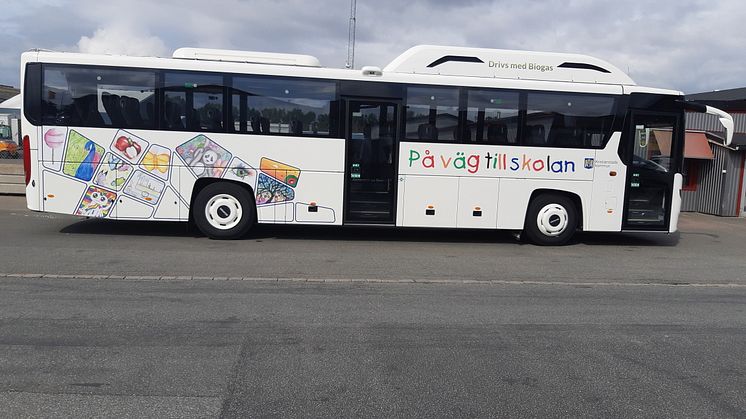 Kommunens första helt biogasdrivna skolbuss