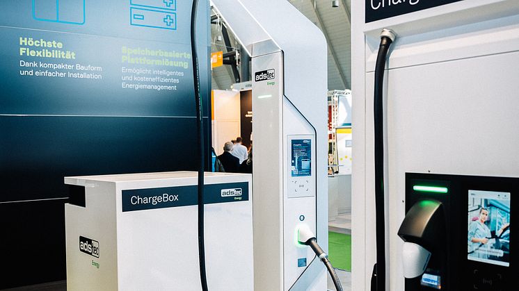 ADS-TEC Energy präsentiert ChargePost und ChargeBox auf der Volta-X