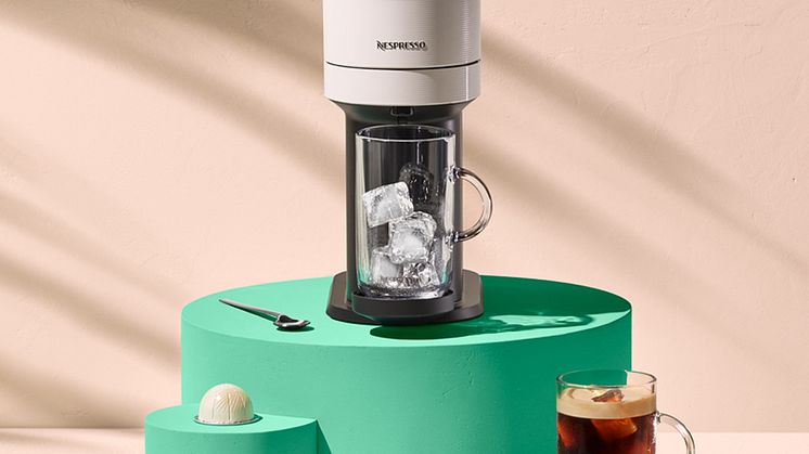 Vertuo Next Vit & Limited Edition Tropical Coconut Flavour Over Ice_2