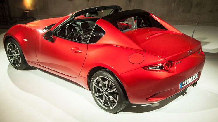 2017_MAZDA MX-5 RF_Soul Red Metallic