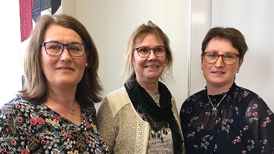 På Blekingesjukhuset har kontaktsjuksköterskorna Monica Olsson och Malin Jannesson suttit tillsammans med designern Lisbeth Olin för att tillsammans rigga systemet efter sjukhusets behov.