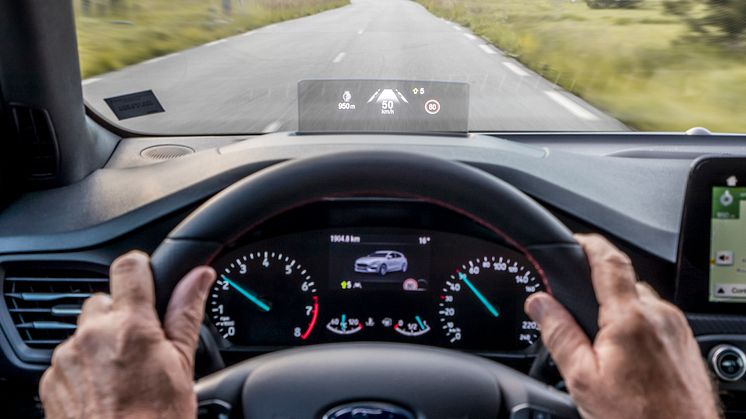 2018_FORD_FOCUS_HUD__02
