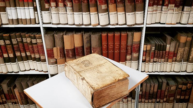 Oslo Hospitals hovedregnskaps bok fra 1724. 