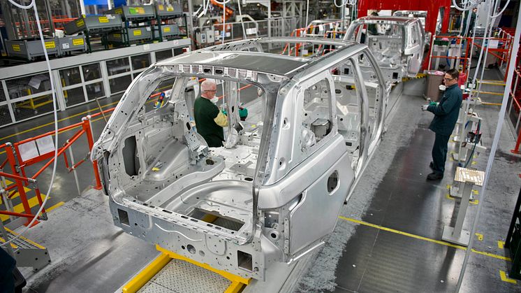 Jaguar Land Rover avbryta produktionen vid sina brittiska tillverkningsanläggningar 
