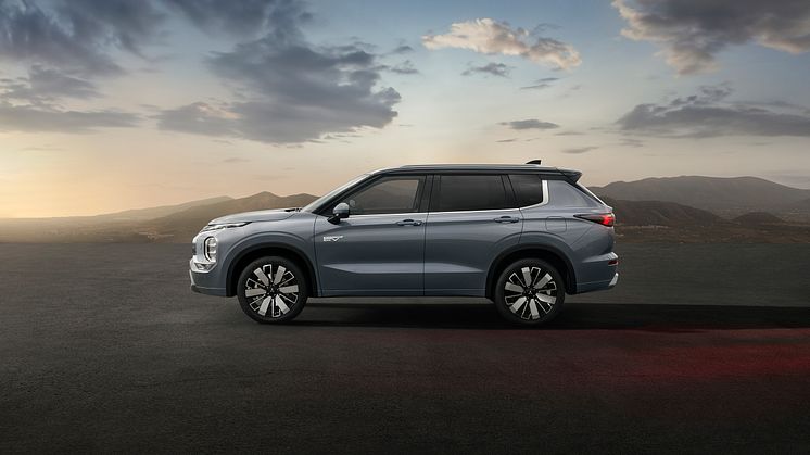 New Outlander PHEV_003L.jpg