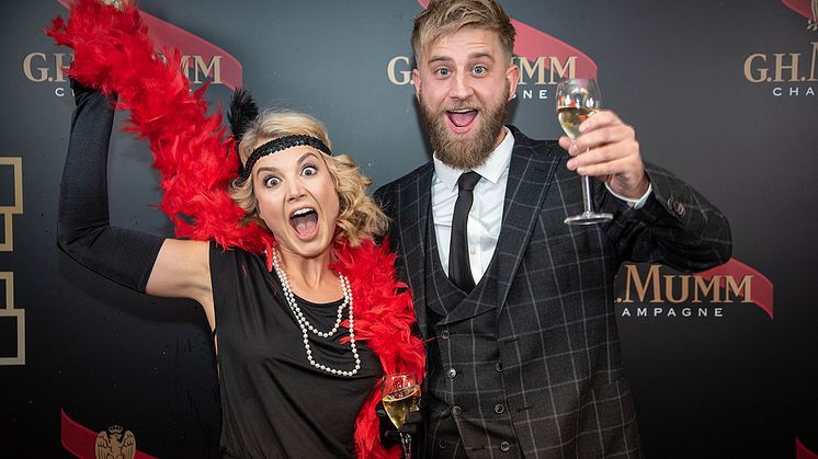 Janni Hussi järjesti Joel Harkimolle yllätyssyntymäpäiväjuhlat