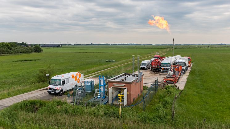 Weithin sichtbar: die Flamme beim Molchen. Foto: SH Netz