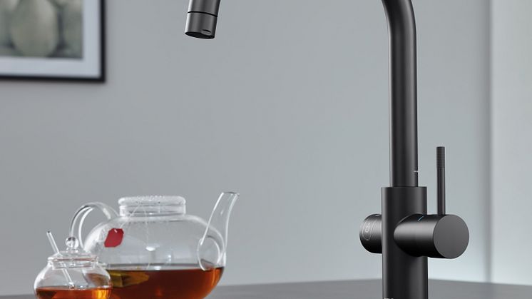 GROHE Red_Matt Black_Mood 1.jpg