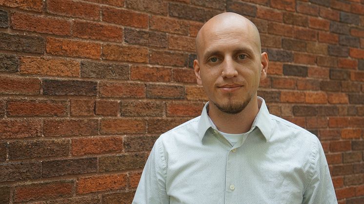 Maurice Lamb, lektor i informationsteknologi på Högskolan i Skövde, har flyttat till Skövde från Ohio för att lära svenskar om robotik. 