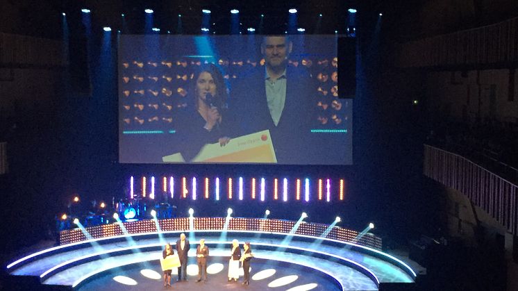 Här tar Åsa Manelius, Biora emot Malmö stads Näringslivspris inom Life Sciene 2017