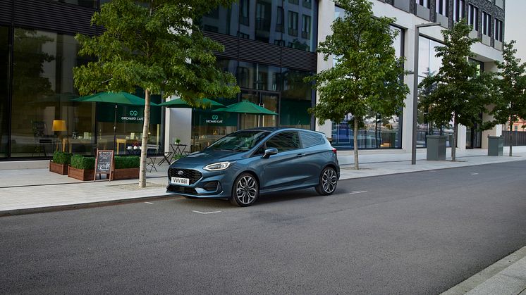 FORD_2021_FIESTA_VAN_03