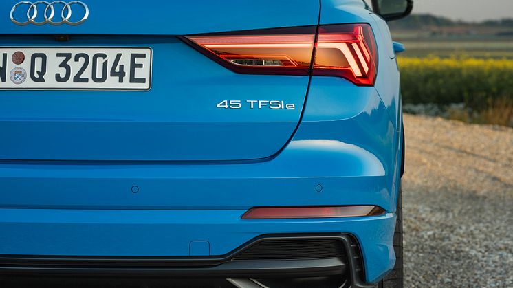 Audi Q3 45 TFSI e (Turboblå)