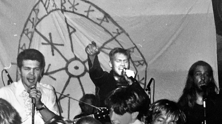 Ym:stammen var et alternativt folkemusikkband dannet av punk/postpunk-ringrev Trygve Mathiesen. Nå gjør de comeback på Midgardsblot. Foto: Privat / Ym:stammen