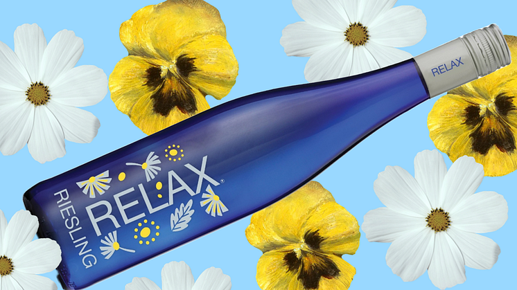 Relax Riesling i ny sommarskrud finns i de flesta av Systembolagets butiker från vecka 28, 29. Nr 7230 · Lättare glasflaska · 750 ml · 8,5 % · Pris: 78 kr