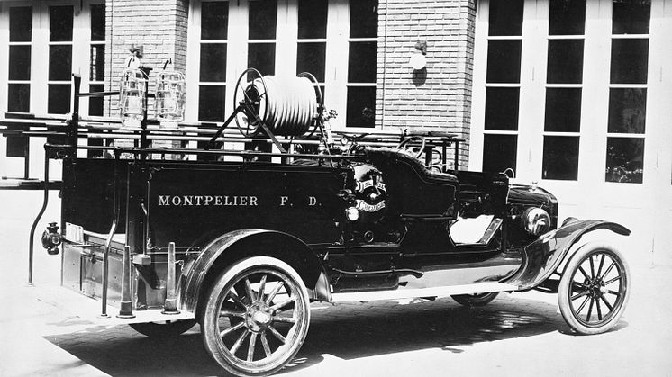 1919 Ford Model TT one-ton fire truck neg 99141