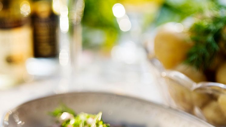 Månadens recept i juni 2009: Kokt färskpotatis med matjessill