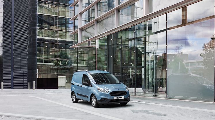 2017 Ford Transit Courier (2)