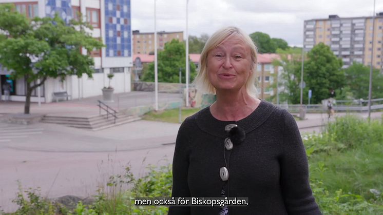 Designad solcellsfasad på Friskväderstorget
