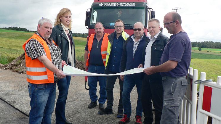 Netzausbau für die Energiezukunft: Das Bayernwerk verlegt in Kirchenthumbach im Landkreis Neustadt an der Waldnaab 20-kV-Mittelspannungskabel neu unter der Erde.