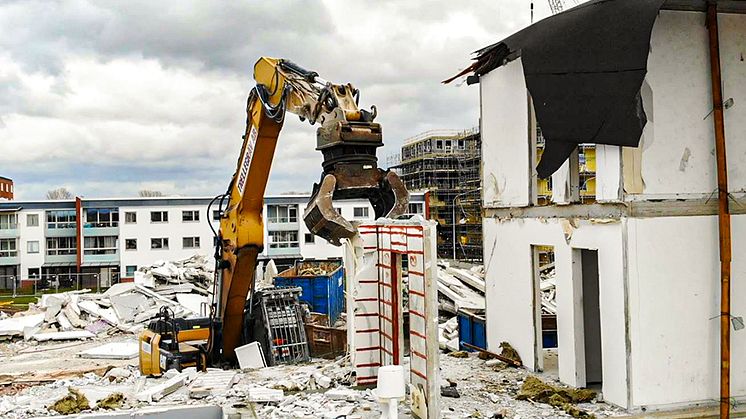 I samband med att Helsingborgshem rev hus i bostadsområdet Drottninghög demonterade bostadsbolaget betongelement som nu ska återbrukas inom ramen för det internationella projektet ReCreate.