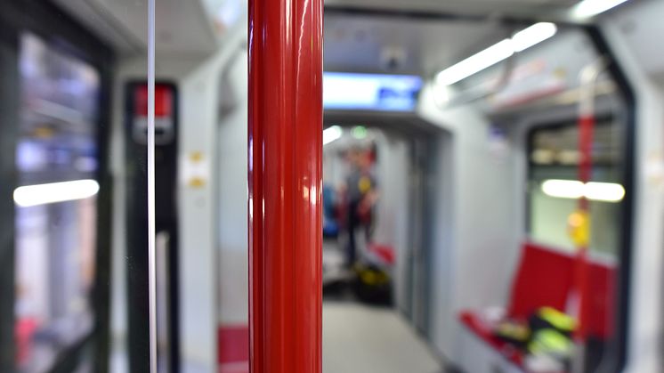 Innenraum neuer B-Wagen (Details): Haltestange