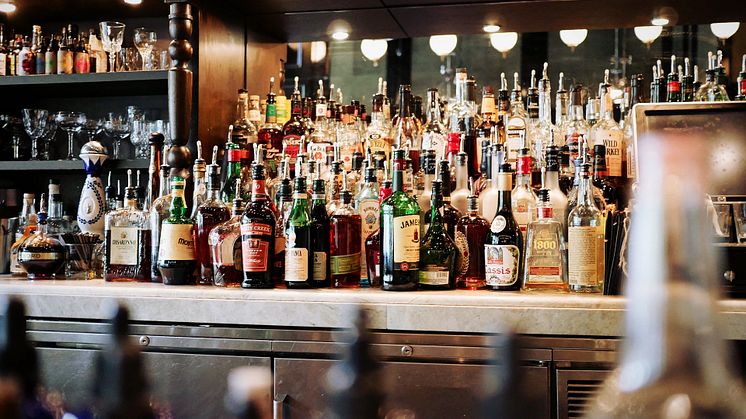 Inför varningstext på alkohol om cancerrisk