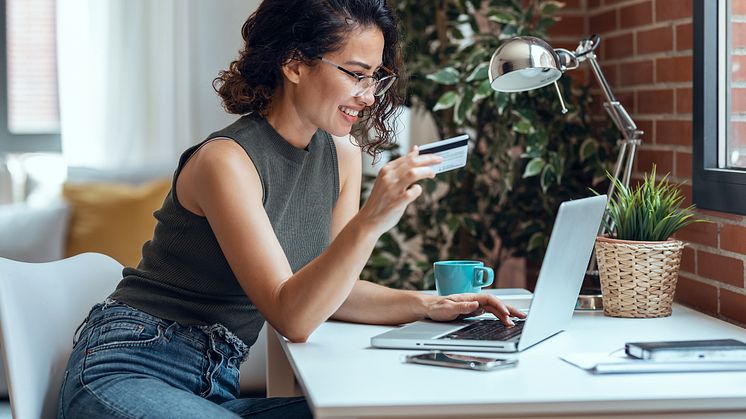 Black Friday und Co: 7 von 10 Schnäppchenjäger:innen wollen an Aktionstagen Weihnachtsgeschenke kaufen