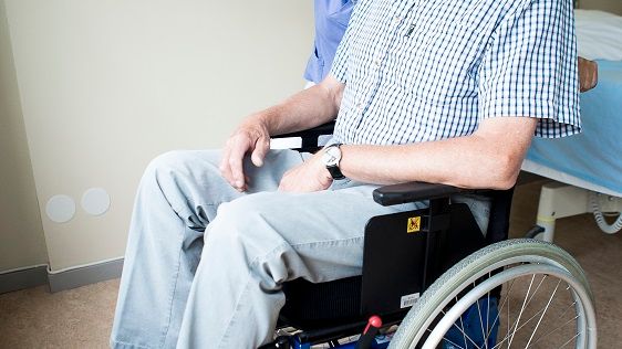 Träningsprogram för personer med demens gav förbättrad balans och minskat hjälpbehov