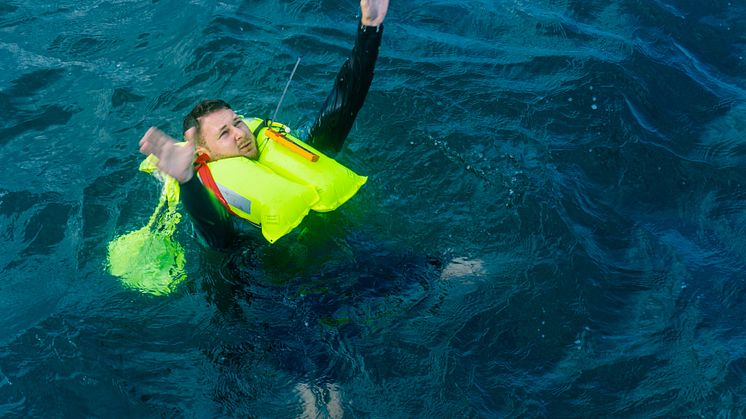 Ocean Signal rescueME PLB3 (on person)