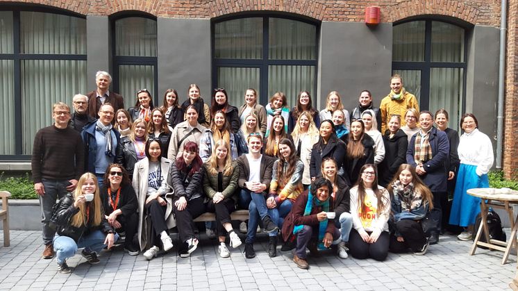 Studierende und Dozierenden der vier Hochschulen bei einem Besuch einer Anlaufstelle der Sant' Egidio, einem kirchlichen Träger, der in der Obdachlosenhilfe tätig ist. (Foto: privat)