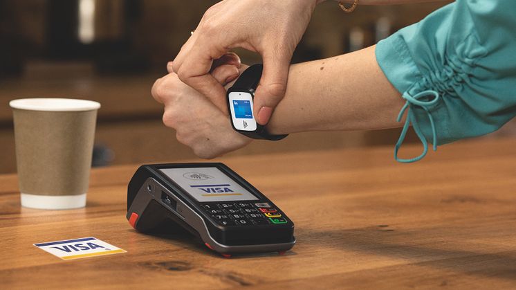 Mobiles Bezahlen mit Visa Debit_Wearable