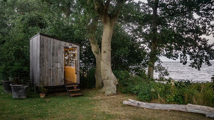 Former high-end architect traded the London office for a life designing luxury saunas. The world’s first architect-designed mobile sauna is now set to take over Europe after huge success in Scandinavia. Photo: Jakob Gate